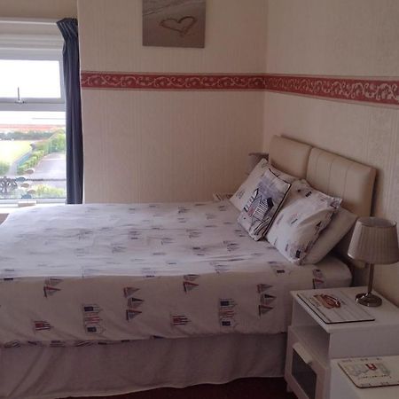 The Kathrene Second Floor Sea View Apartment Fleetwood Exterior foto